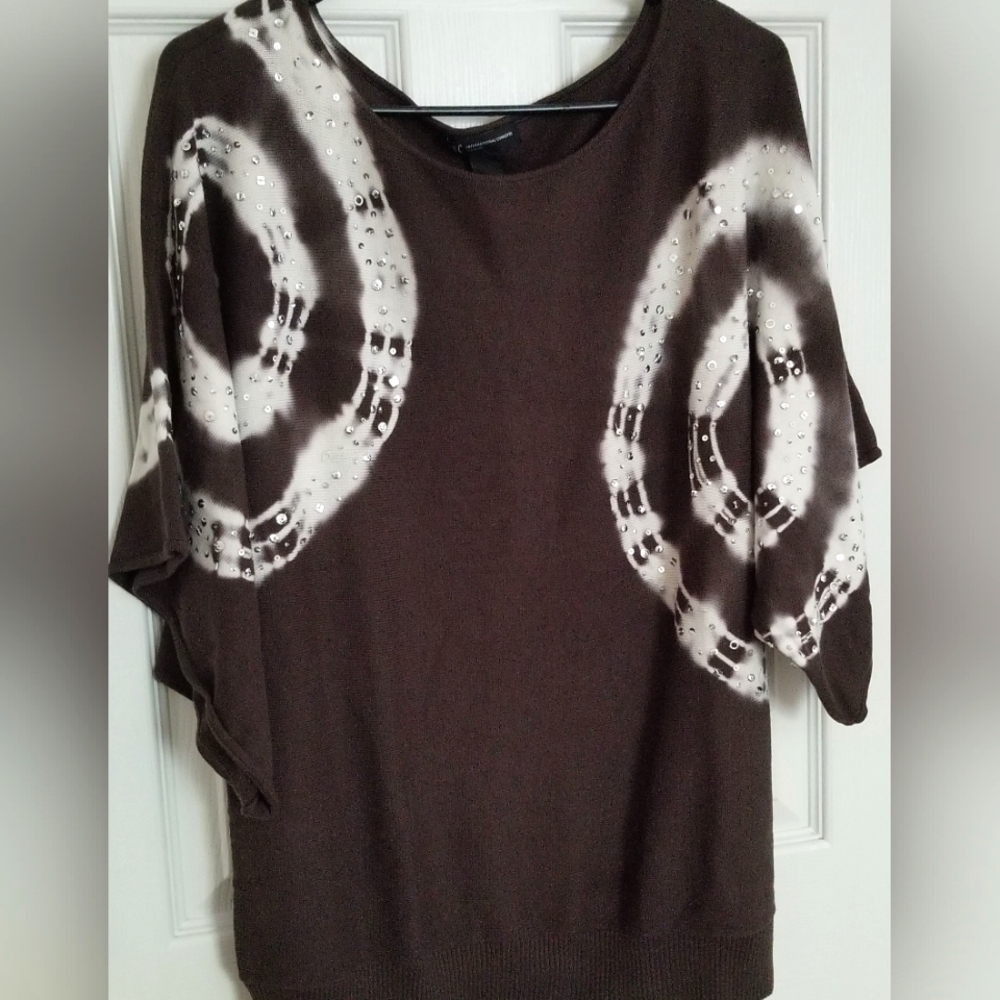 I.N.C. Woman Celestial/ Tie Dye Top with Dolman Sleeves.     SZ-1X.  EUC